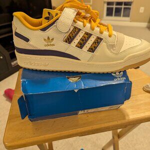 Rare Adidas Lakers 84 Forums Size 13